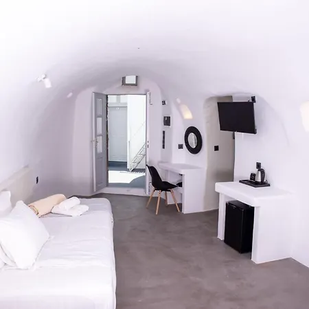 Magical Santorini 1 Bedroom Cave Beautiful Sea Views Air-conditioning Finikia * Oia (Santorini)