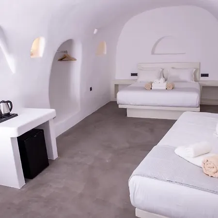 Magical Santorini 1 Bedroom Cave Beautiful Sea Views Air-conditioning Finikia Oia (Santorini)