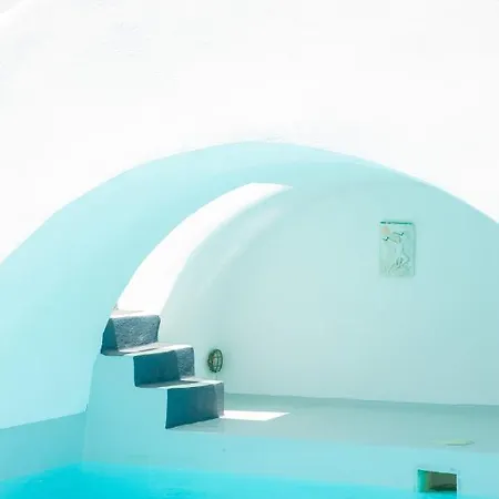 Magical Santorini 1 Bedroom Cave Beautiful Sea Views Air-conditioning Finikia